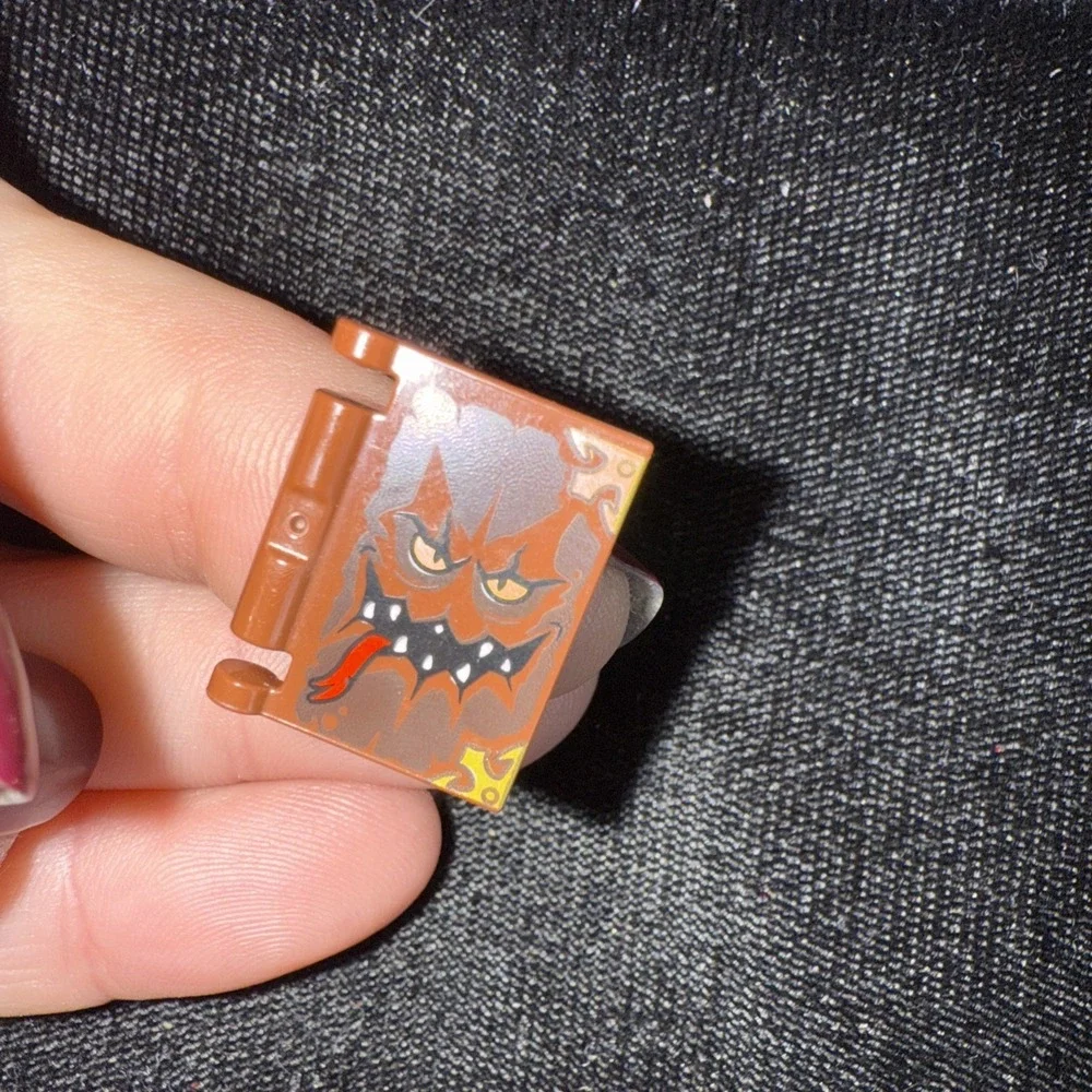 LEGO -  Minifig, Utensil Front‎ Of Book Cover with Monster Face Pattern - 4475